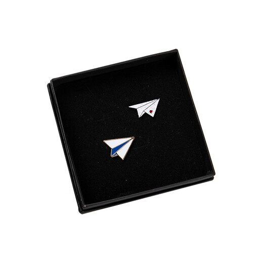 EKUSTYEE small airplane brooch ins trendy men and women cute Japanese style simple personality student badge bag accessories small airplane + white paper airplane (gift box)