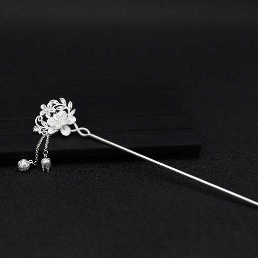 999 silver hairpin with flower steps, tassels, ancient style Hanfu headdress, ethnic style silver hairpin, butterfly and plum blossom silver ornaments, butterfly and flower scented hairpin