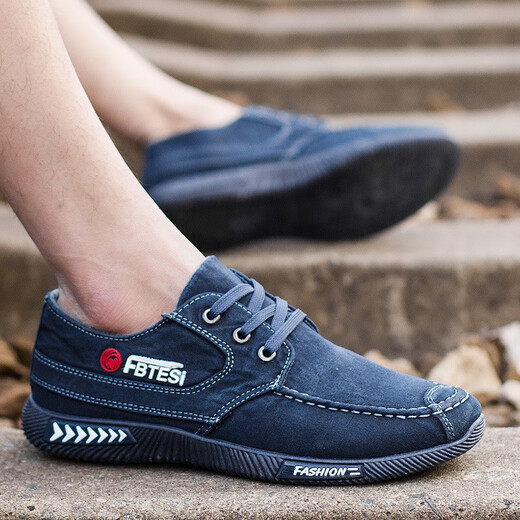 Rote und grüne jahrhunderte alte Peking-Stoffschuhe Herren-Leinwandschuhe für sommerliche atmungsaktiv