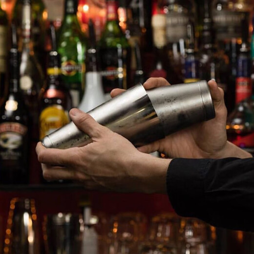 Harvest Boston shaker, professional bartender bartending equipment, bar utensils and tools, American bartender, bottomless Boston frosted version