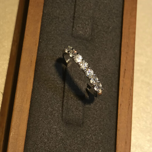 Feishengji 18K gold broken diamond ring, row of diamonds, thin diamond ring for women, non-fading silver, simple order, moissanite 18k gold, Hong Kong code - 11 code (high carbon diamond)