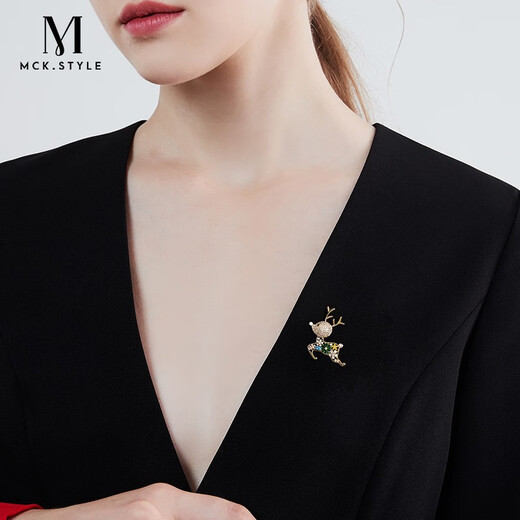 Mck Christmas deer brooch high-end women's cute sweater corsage suit pin Chinese Valentine's Day gift