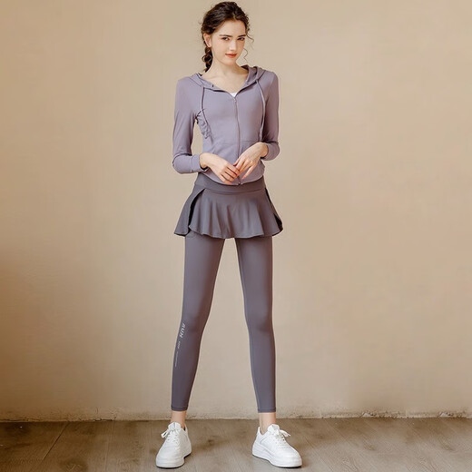 Yuebu yoga suit for women, high-end slimming fitness suit, Pilates training, professional running suit, autumn new style, two-piece set, light blue top + black fitness pants L Recommended 105-120 Jin Jin equals 0.5 kg