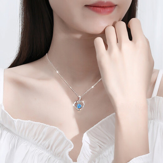 Grace GirlPT950 Platinum Eternal Heart Necklace Female Topaz Platinum Clavicle Chain Birthday and Valentine's Day Gift for Girlfriend Eternal Heart Necklace (Blue Zirconium) + Light Luxury Gift Box