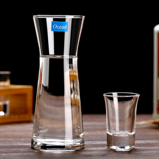 Imported from Thailand, Ocean Ouxin glass wine dispenser, small foreign bottle, household wine bottle, white wine dispenser, wine container, red wine decanter, flat mouth small wine container 270ml