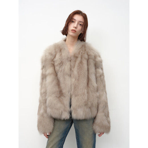 
Fu Zhien, fashionable, exquisite and elegant, two-color wrapped feeling stand collar, shoulder-drop short fox fur coat, hazelnut brown M