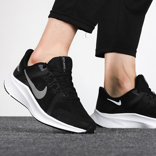 Nike (Nike) Men's Shoes Quest 5 Spring New Style Flying Line Flying Breathable Cashioning Air Cushion Sports Sports Running Da1105-006 Negro 44