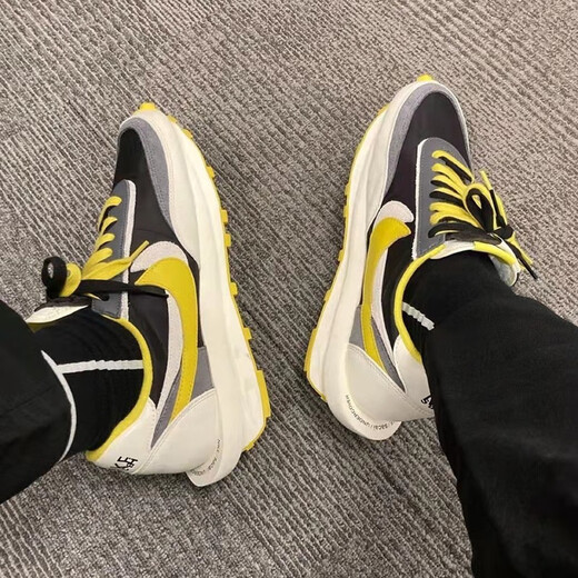 耐克（NIKE）Sacai Undercover高桥盾联名灰黑黄跑鞋 -300-600海外直邮 DJ4877-600 36.5