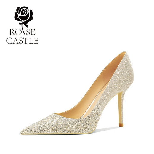 Chaussures de mariage de château de rose