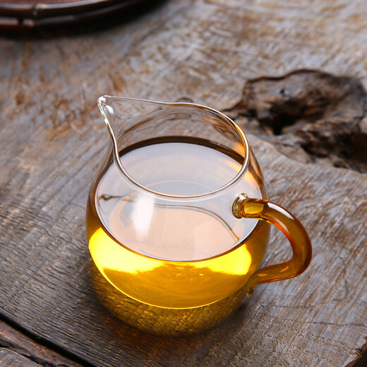 Hanli glass fair cup thickened heat-resistant tea divider tea sea Kungfu tea set accessories high borosilicate male cup medium and large tea ceremony wooden handle high transparency anti-scalding high-end glass fair cup (390ml)