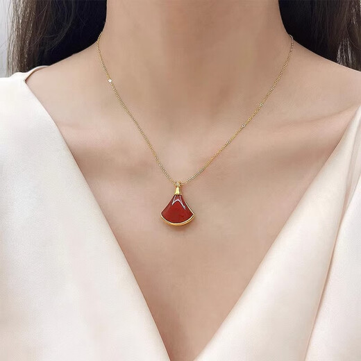 18K gold mini skirt pendant au750 color gold rose gold white mother-of-pearl necklace for girlfriend birthday confession gift 18K gold rose gold (single pendant) red agate (small size)