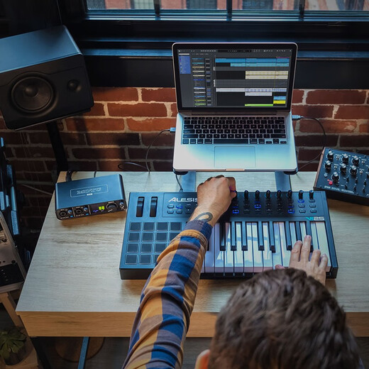 MOTU/horse head M2 M4 M6 MK5 external computer USB sound card arranger audiobook dubbing recording live karaoke professional equipment audio interface Horse head MOTU M2+ professional fine tuning