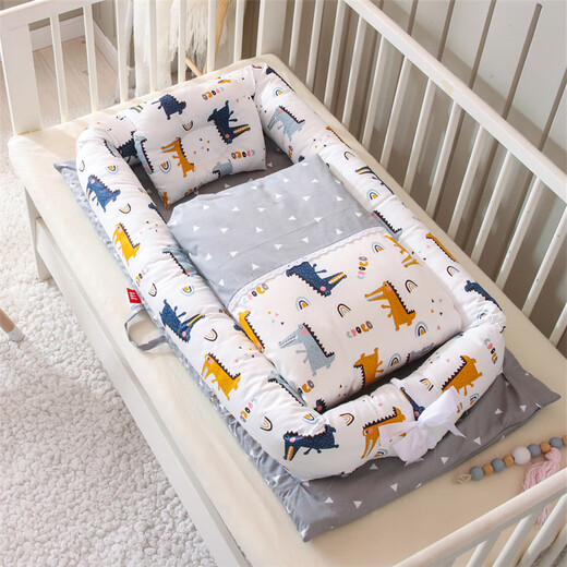 
Hengzan Crib can be detachable and washable portable baby nest crib mid-bed bionic diaper change pad baby pillow travel crib Lion Deer Green (removal and wash belt quilt) 90*50