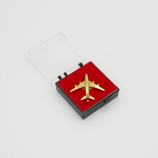 Aviation mini airplane badge metal brooch aircraft logo badge accessories pilot commemorative gift 88