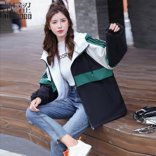 Beautiful short coat for women 2020 autumn and winter women's new Korean style loose student velvet thickened top jacket college style bf short denim jacket cotton black please take the correct size