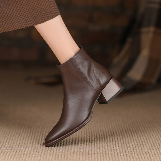 百丽踏系列品牌断码真皮短靴女中跟2025新款秋冬季加绒法式及裸靴粗 棕色单里 36
