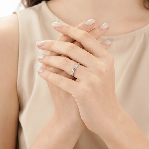 Chow Sang Sang PROMESSA Small Crown Series Pt950 Platinum Diamond Ring for Women 92381R 14 Circles