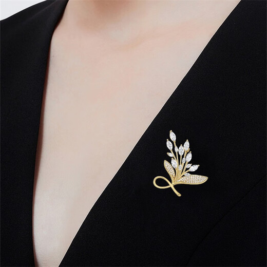 Marco Bizzarri high-end brand brooch, flower brooch, high-end feminine corsage for women, anti-exposure pin, suit accessories for women, Valentine's Day gift for girlfriend, wife's birthday gift