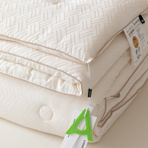 Snowman High-end Bean Emperor Class A 55% Li Guanqi Soybean Fiber Summer Quilt Core Spring and Autumn Quilt Thickened Winter Quilt All Seasons A Class Bean Emperor Li Guanqi Soybean Quilt Winter Quilt 200*230cm About 7.2 Jin Jin is equal to 0.5 kg Snowman High-end Bean Emperor Class A 55% Li Guanqi Soybean Fiber Summer Quilt Core Spring and Autumn Quilt Thickened Winter Quilt All Seasons A Class Bean Emperor Li Guanqi Soybean Quilt Winter Quilt 200*230cm About 7.2 Jin Jin is equal to 0.5 kg