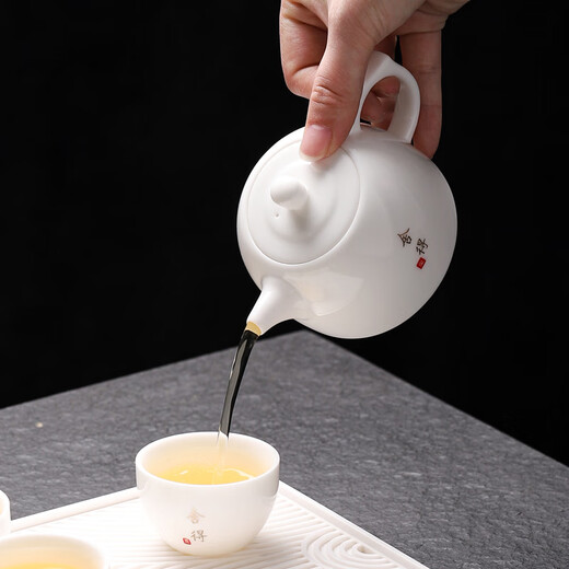 Fat Donglai's same style one pot and four cups teapot set mutton fat jade porcelain Kung Fu tea set small set home tea table tea tray mutton fat jade porcelain one pot two cups (meditation) + rectangular plate