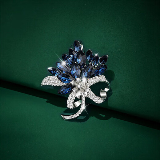 Ancient brooch, high-end women's exquisite niche corsage gift box, light luxury and elegant pin, silk scarf buckle birthday gift for women, practical bouquet fashion brooch 5-piece set-gift box