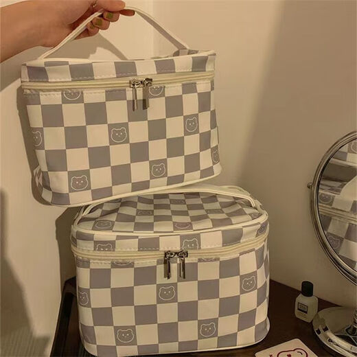 Gu Ruiniao Gray and White Plaid Cosmetic Bag Portable Outing Large Capacity High-Looking Dirty-Resistant Waterproof Toiletries Bag Cosmetic Storage Bag Gray and White Plaid Bear