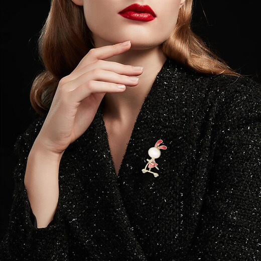 Strong Silver Japanese Zodiac Rabbit Brooch Women's Design Suit Pin Corsage Anti-Light Buckle Brand Scooter Rabbit Brooch