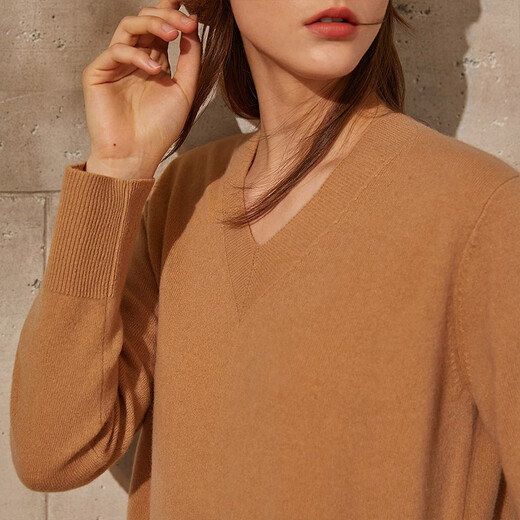AMII七夕礼物2025冬新款V领超细全羊毛针织裙连衣裙女藏肉显瘦毛衣裙 卡其 155/80A/S