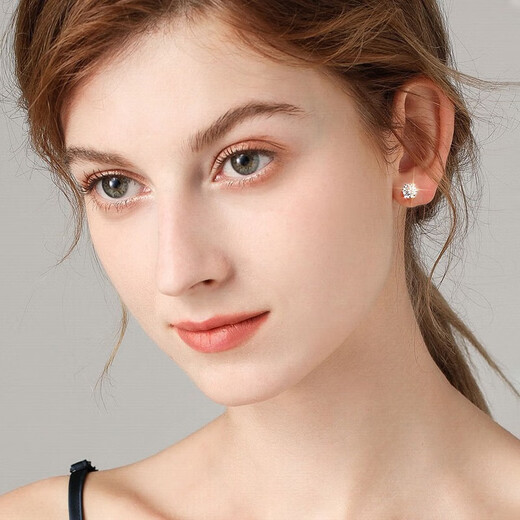 Lao Fengxiang Xingmang Snowflake Silver Earrings for Women Fashionable Earrings and Earrings Wedding Anniversary Gifts for Girlfriends and Wifes Birthday Delivery Today/Next Day* Starry Snowflake Earrings