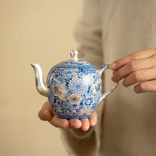 Inherited order of high-end blue and white gold and silver teapot and two cups of beauty teapot and cup household ceramic kung fu gilt silver tea set for leaders Porcelain body gilt silver * blue and white gold one pot and two cups gift box