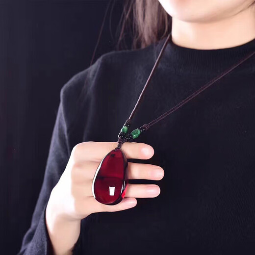 Jinshitong Baltic Sea natural blood amber beeswax Wushi brand water droplet blood amber pendant wine red necklace for men and women B type