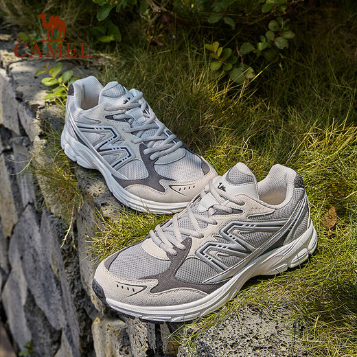 骆驼（CAMEL）[追寻1.0]慢跑鞋男山野版密网复古运动跑步鞋女 7051C，泥沙灰/石板灰，男 【反绒+密网】 42