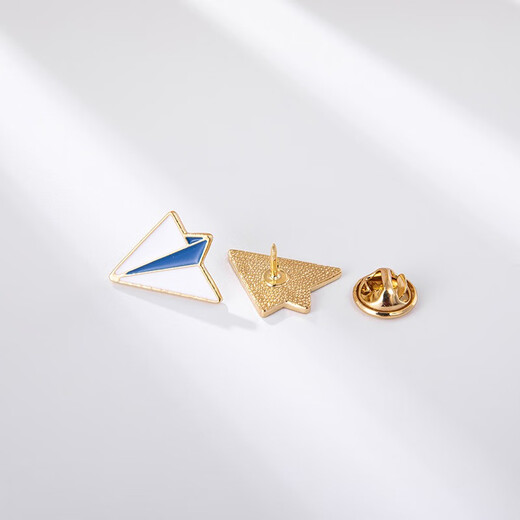 EKUSTYEE small airplane brooch ins trendy men and women cute Japanese style simple personality student badge bag accessories small airplane + white paper airplane (gift box)