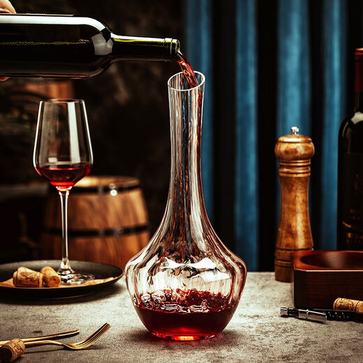 Velos high-end crystal red wine cup for home use all-in-one Burgundy goblet decanter set wine set for friends as a gift Burgundy wine glass eight-piece set 550ml