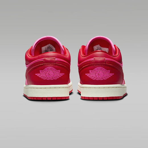 耐克（NIKE）Air Jordan 1 Low SE 女士板鞋低帮皮革缎面衬里运动休闲鞋 本命年红 FB9893-600 35.5