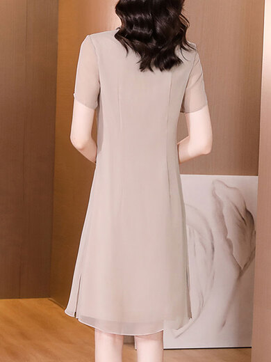 未萱大码喜婆婆婚宴时尚礼服小个子年轻款妈妈连衣裙夏季改良版旗袍裙 单件:TNRJ9761杏色[大码贵妇 M[杭州重磅双绉洋气印花裙子 均码