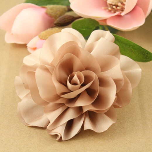 Qumeisi Korean Style Tissu Silk Satin Grande Robe de la mariée Fleur