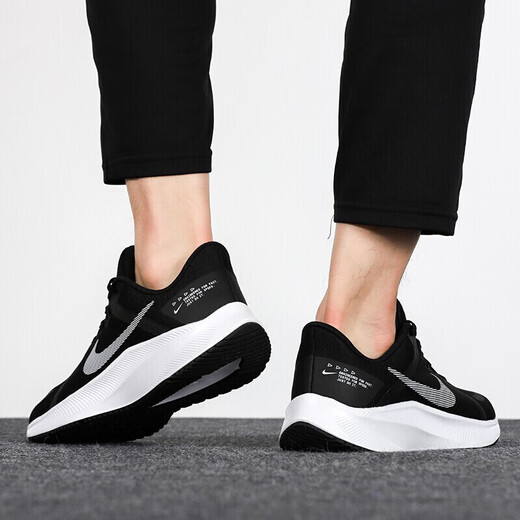 Nike (Nike) Men's Shoes Quest 5 Spring New Style Flying Line Flying Breathable Cashioning Air Cushion Sports Sports Running Da1105-006 Negro 44