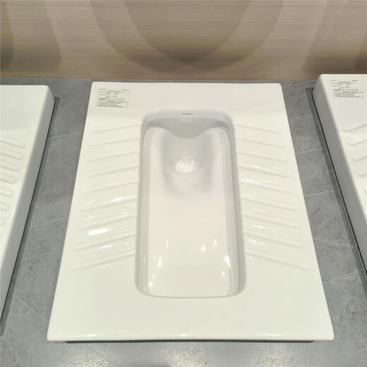 Entrada trasera de Jiumu y salida delantera con acuartelamiento de agua de almacenamiento de agua con tanque de agua Juego 14101 Entrada del modelo Tamaño mediano 14101+95051 Tanque de agua delgado