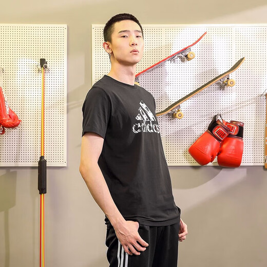 阿迪达斯 （adidas）男子透气舒适圆领休闲运动短袖T恤 XL码