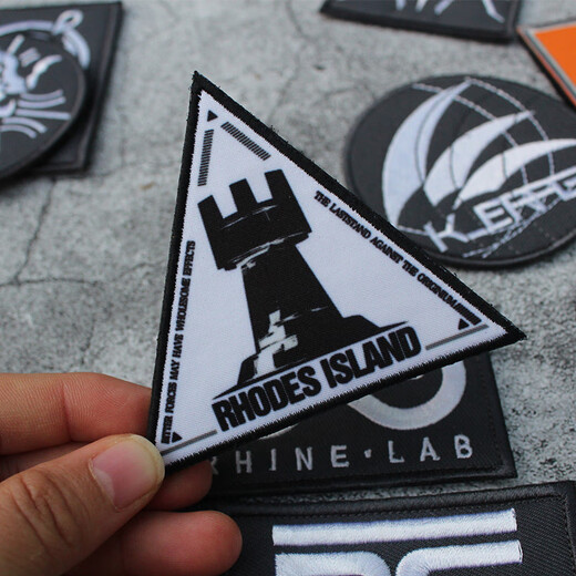 He Jiagong Arknights Rhode Island Rheinland Black Steel Embroidered Velcro Badge Armband Morale Badge Backpack Black Steel 5X8cm
