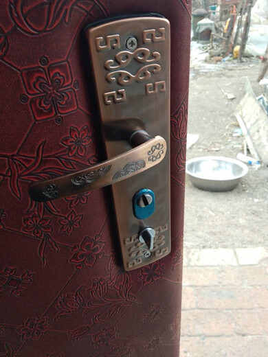 Huili. Red bronze anti-theft door handle door lock handle hole spacing 235 universal type regardless of left and right Xiao Xiangyun panel left and right adjustable door thickness 5 cm double active 55mm universal type with key