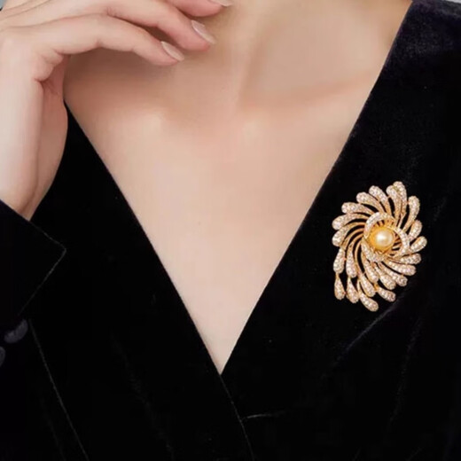 QUAMER luxurious and atmospheric fireworks brooch, versatile high-end pearl sunflower brooch suit jacket, gold fireworks brooch