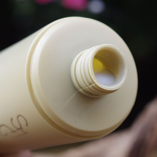 Draped Sakura Maggi Curly Elastin moisturizing and styling women's curly hair, fluffy and long-lasting styling, hair care that is not hard and flake-free Sakura Moisturizing and Styling