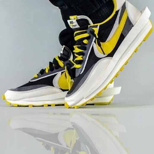 耐克（NIKE）男子新款Sacai X VaporWaffle 三方联名解构运动休闲跑步鞋【潮】 DJ4877-001 40