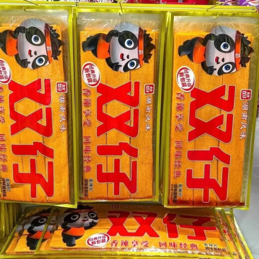 双仔超大辣条巨无霸puls干子老式大号香辣片怀旧网红零食很忙很大特产 周氏香油条880g