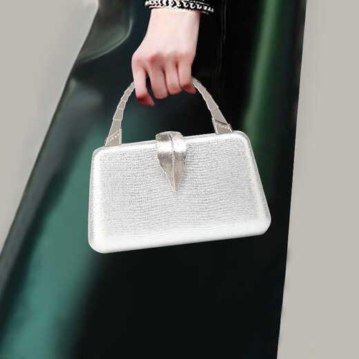 Sephoron Fashion Dinner Dress Hand-held Small Bag Feminine 2024 New Banquet Clutch Celebrity Handbag for Mobile Phone Champagne Color