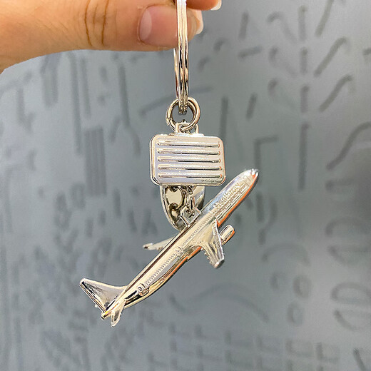 LAAZEE COMAC C919 large aircraft simulation keychain pendant custom lettering LOGO alloy metal texture high-end C919 aircraft
