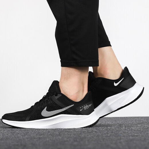 Nike (Nike) Men's Shoes Quest 5 Spring New Style Flying Line Flying Breathable Cashioning Air Cushion Sports Sports Running Da1105-006 Negro 44