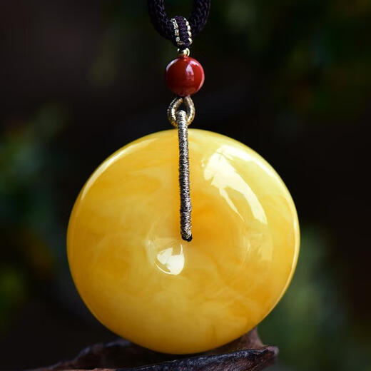 DL 1998 Fat Donglai same style beeswax safety buckle pendant natural Russian material white flower chicken oil yellow amber men and women necklace hanging diameter about 45mm